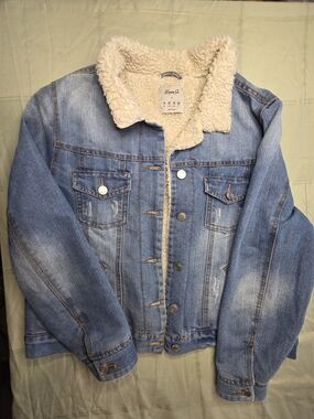 Denim Co. Sherpa Lined Denim Trucker Jacket - Medium Wash - Women's Size 10